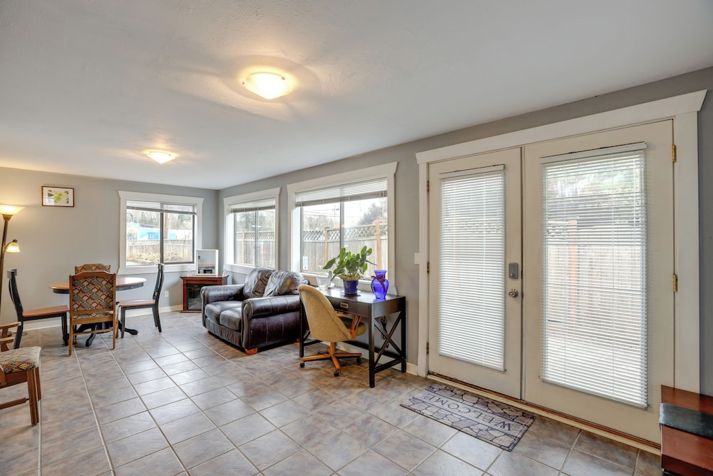 Hilltop Hideout W Sweeping Birch Bay Views — Blaine