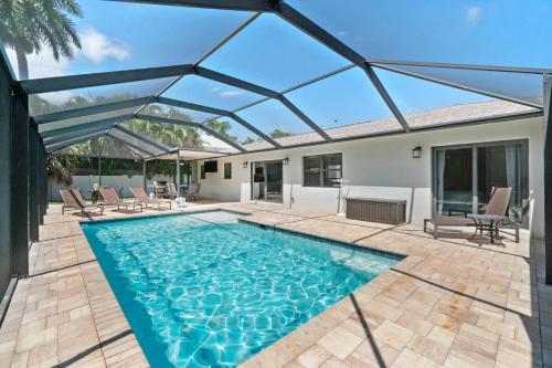 Seashell Escape - carbon neutral hotel in Marco Island