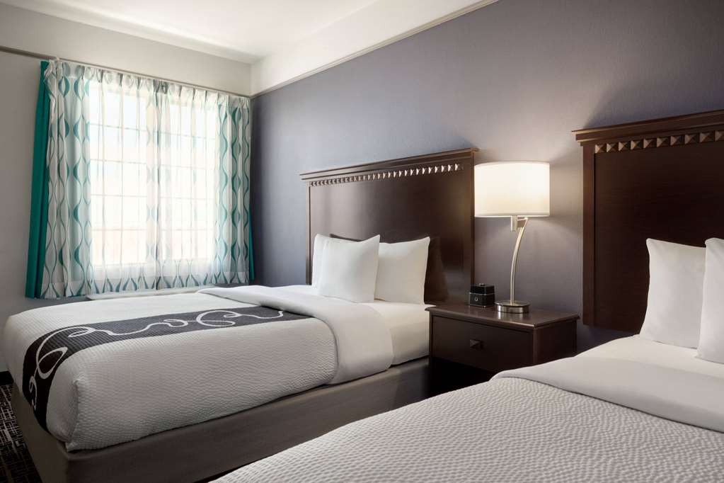 La Quinta Inn & Suites by Wyndham Dumas - photo 23