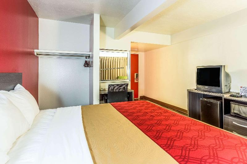 Econo Lodge Idaho Falls - photo 11