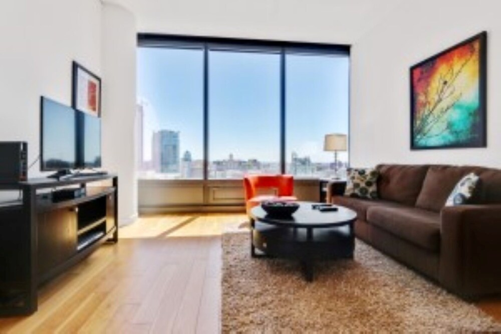 Global Luxury Suites at Figueroa Street - photo 14