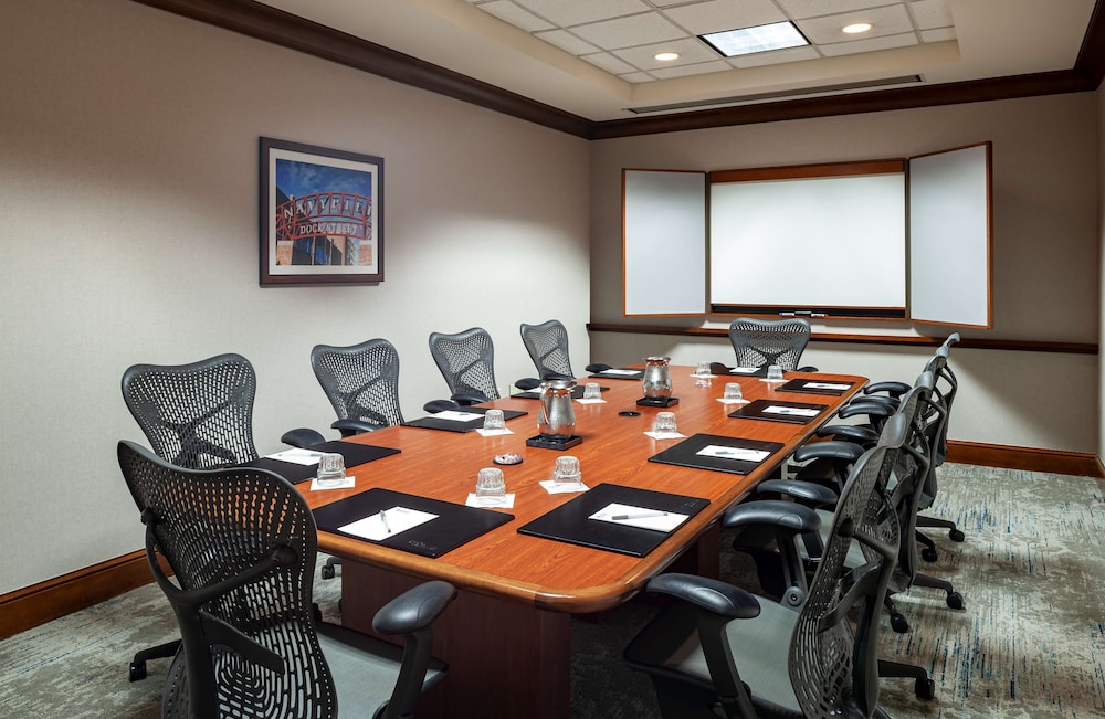 Hilton Garden Inn Chicago OHare Airport - photo 47