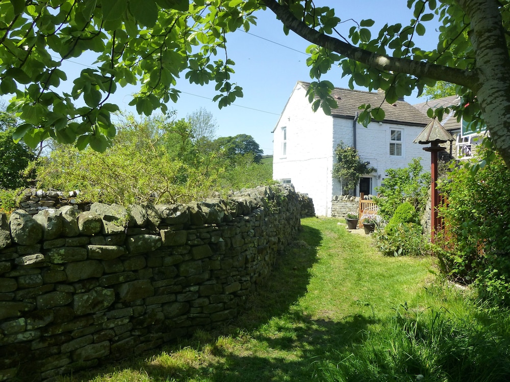 Middlehope Cottage — 4-Star Luxury Hotel in Bishop Auckland, United Kingdom