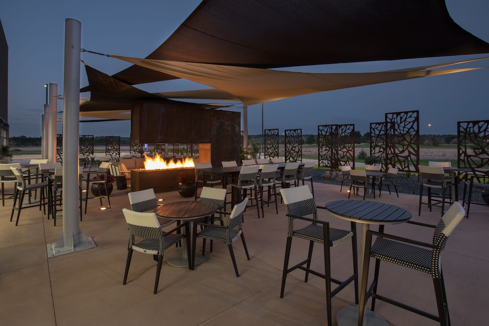 Holiday Inn Express & Suites Sioux City North Event Center by IHG - photo 39