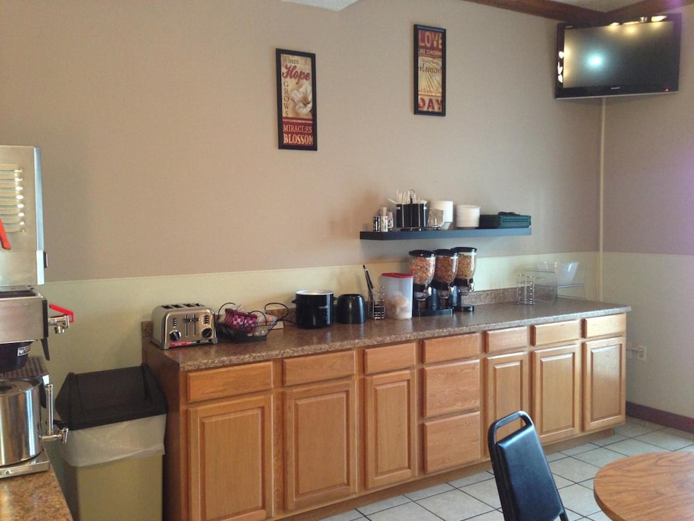 Spinning Wheel Inn - photo 25