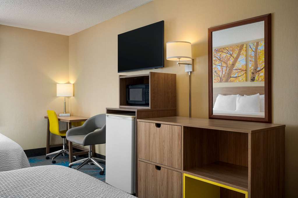 Days Inn by Wyndham Carbondale - photo 15