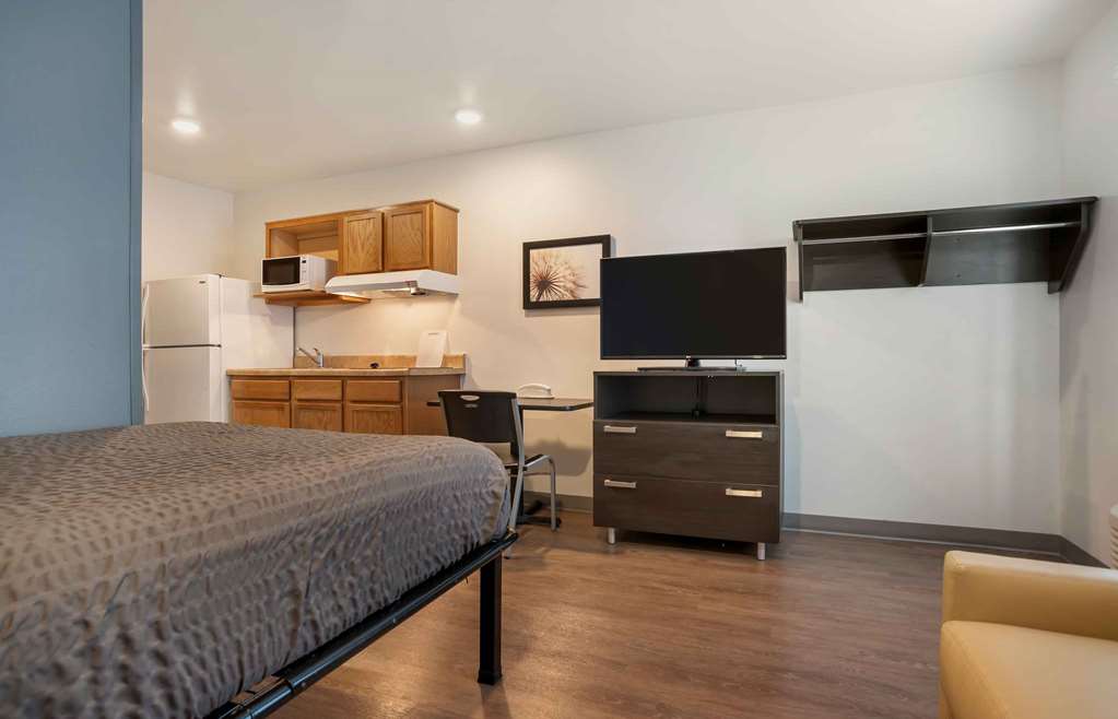 Extended Stay America Select Suites Pensacola Northeast - photo 8