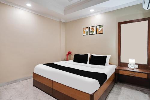 Super Hotel O Pithampur Formerly Ganga Residency in Pithampur, India