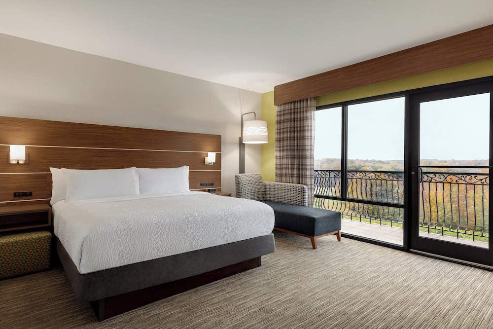 Holiday Inn Express Suites Lexington NwVineyard - photo 36