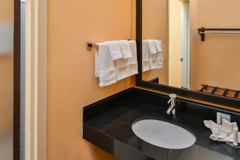 Fairfield Inn & Suites By Marriott Beaumont - photo 25