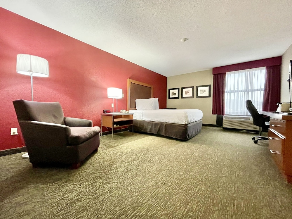 Baymont by Wyndham Fort Wayne Northwest - photo 17