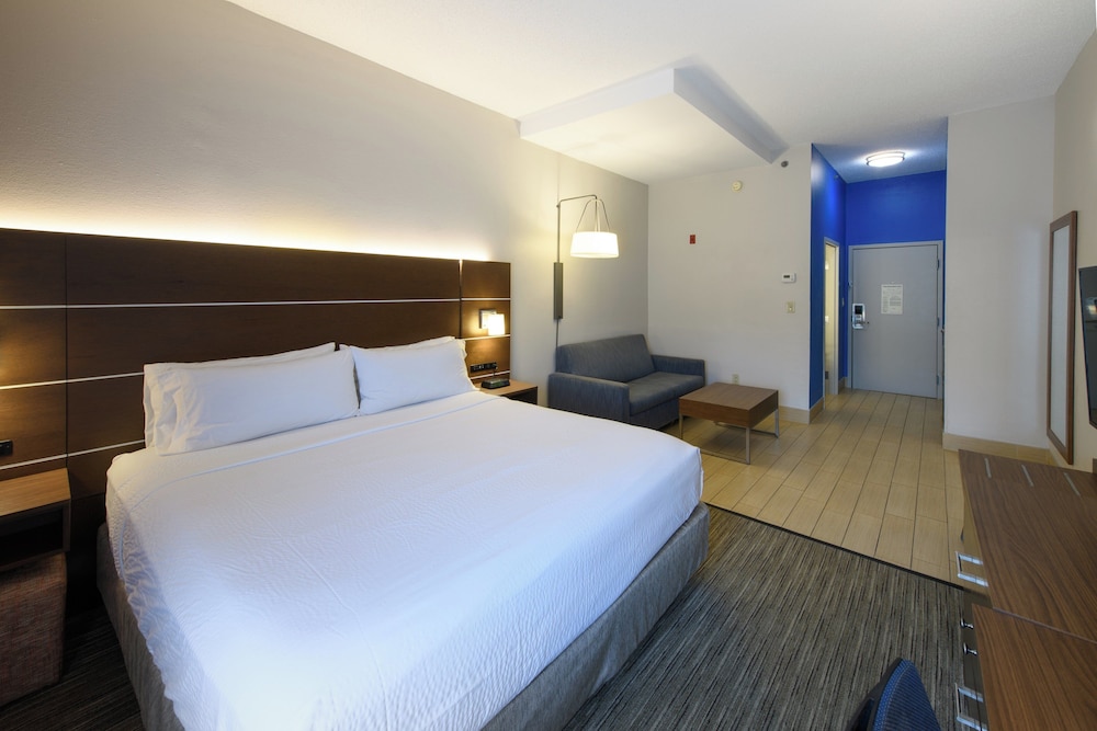 Holiday Inn Express Hotel & Suites Blythewood by IHG - photo 9