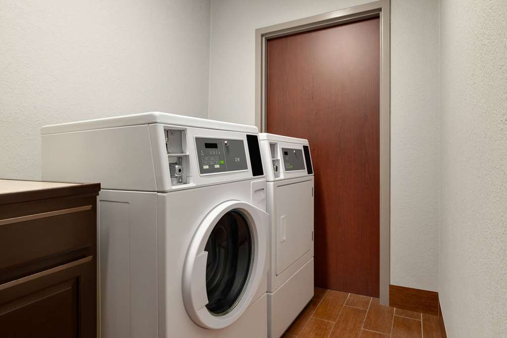 AmericInn by Wyndham Grand Rapids Airport North - photo 29