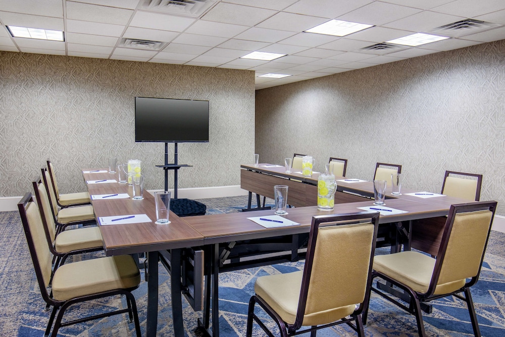 DoubleTree by Hilton Hotel Nashville Downtown - photo 61