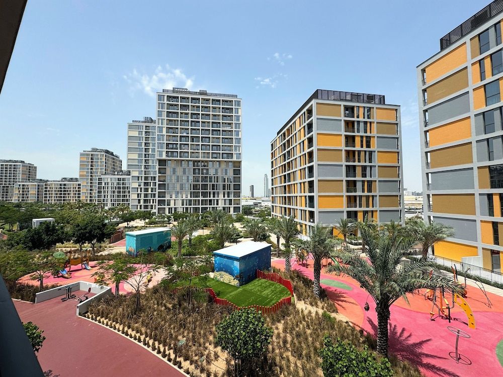 Mira Holiday Homes Spacious 2 bedroom in Midtown — 4-Star Luxury Hotel in Dubai, United Arab Emirates