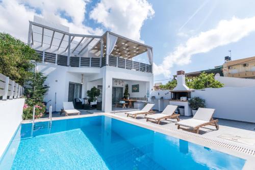 Villa Iceberg — 4-Star Luxury Hotel in Alimos, Greece