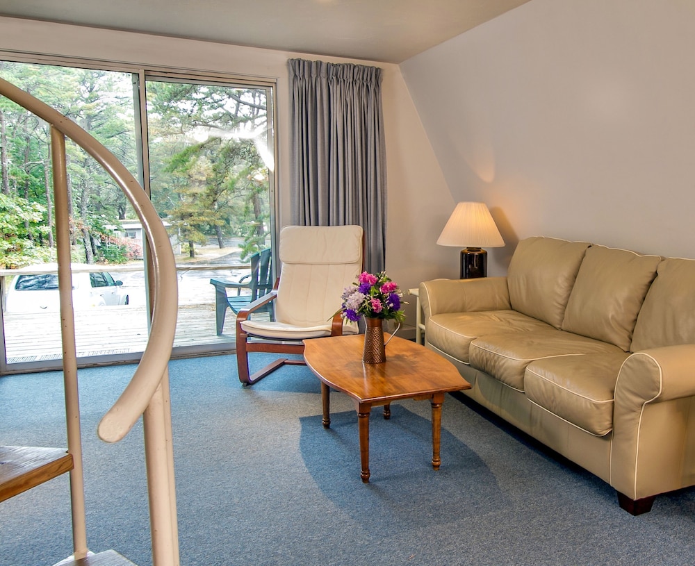 Cottages at the Even'tide Resort - photo 17
