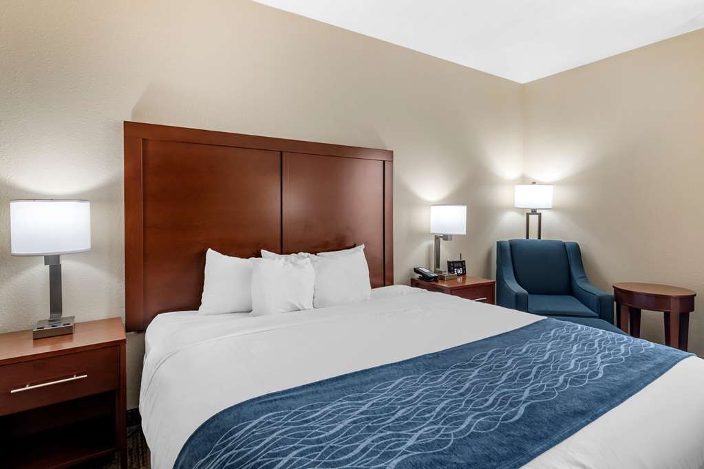 Comfort Inn & Suites Junction City near Fort Riley - photo 7
