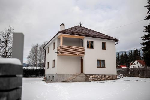 Casa Tinca 2 — 4-Star Luxury Hotel in Voslabeni, Romania