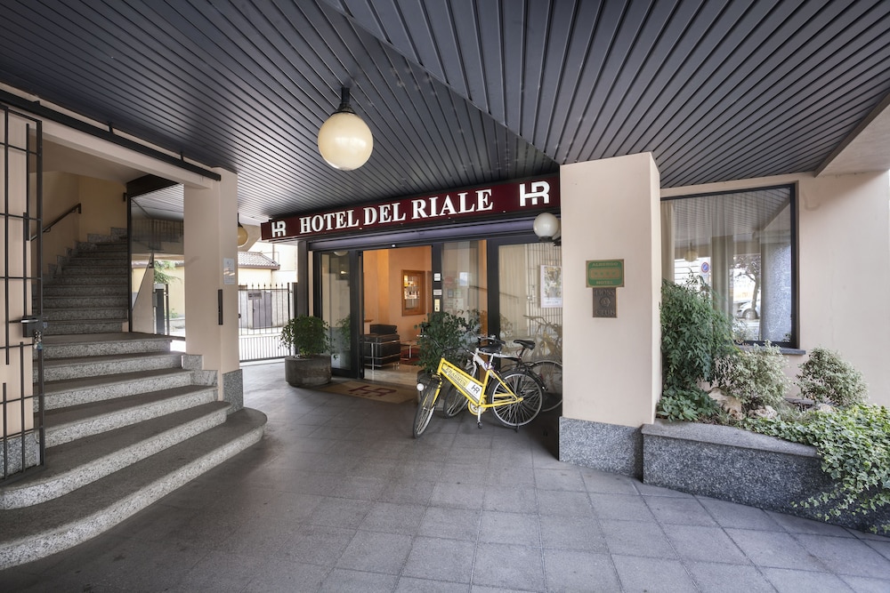 Hotel Del Riale — 4-Star Luxury Hotel in Parabiago, Italy