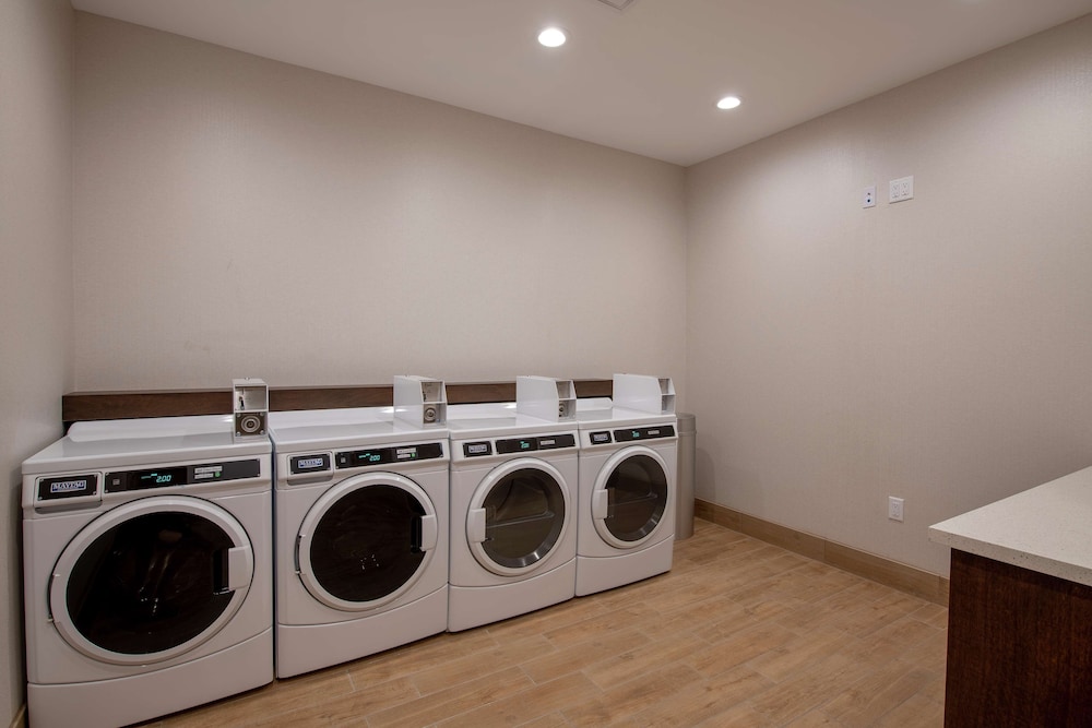Hampton Inn & Suites Duncanville Dallas - photo 59