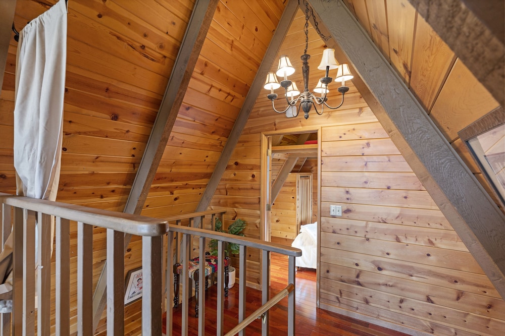 Jupiter Peaks Hideaway — Anchorage — photo 5