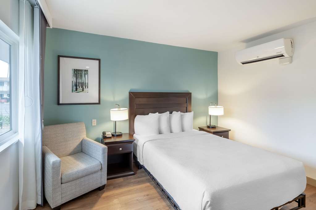 Best Western at Ventura Pier - photo 20