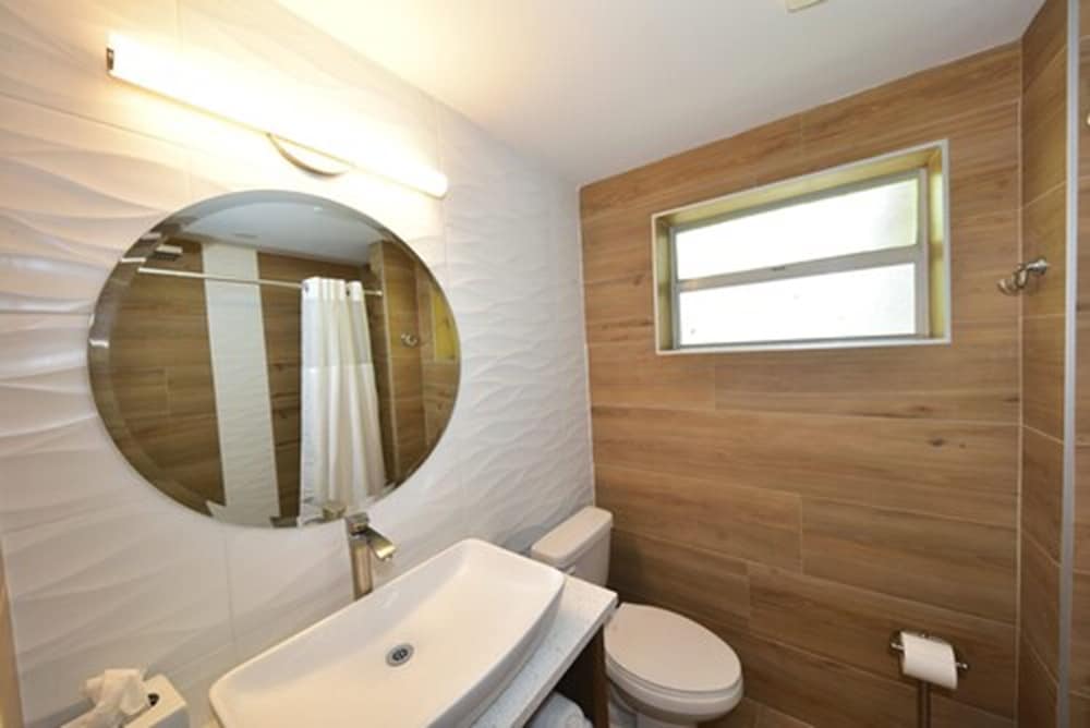 Sun Tower Hotel & Suites on the Beach - photo 28