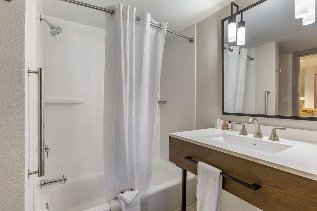 Windmill Suites Surprise Phoenix an Ascend Collection Hotel - photo 6