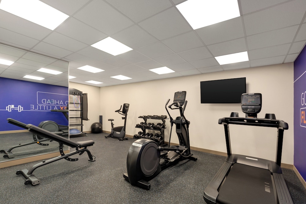 Holiday Inn Express & Suites Hayward Castro Valley by IHG - photo 22