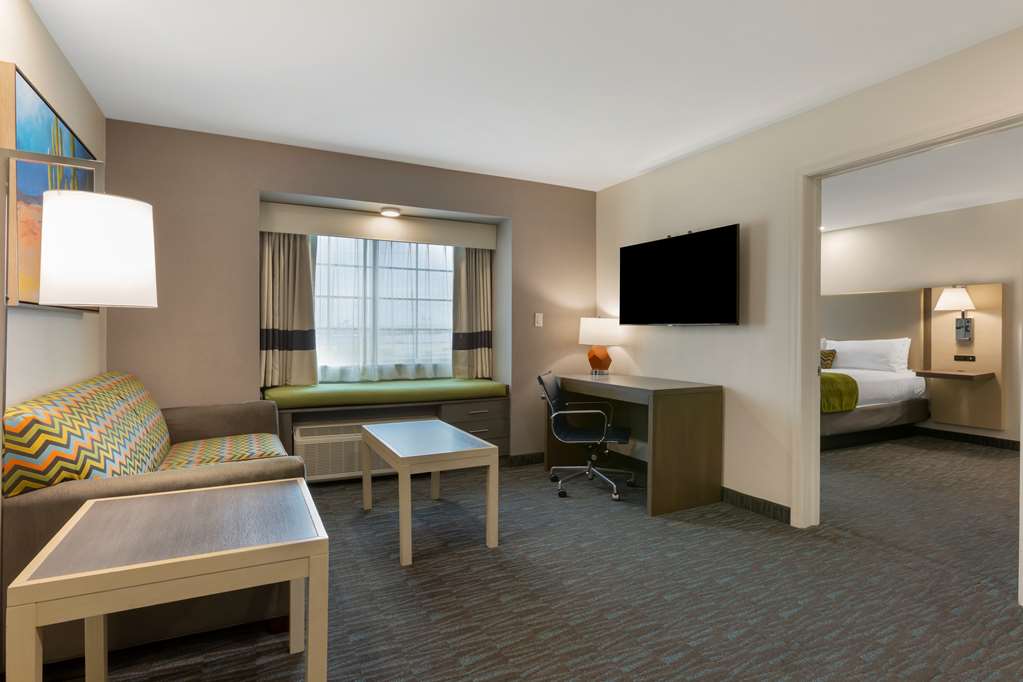 Best Western Plus Yuma Foothills Inn & Suites - photo 20