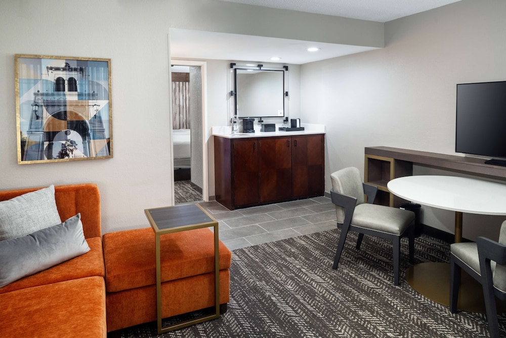 Embassy Suites by Hilton Orlando North - photo 28