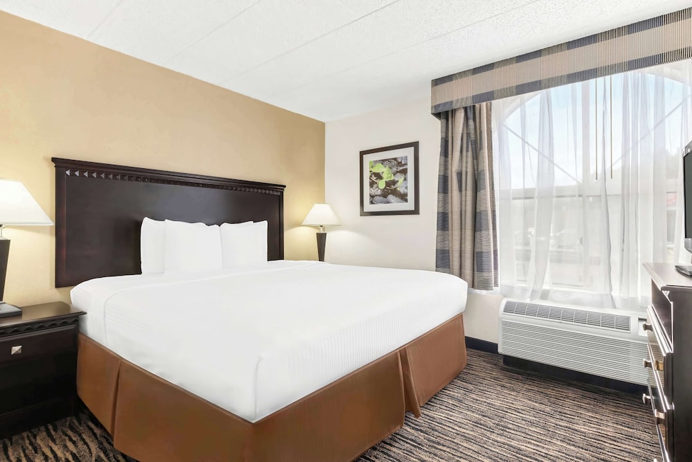 Best Western Hazlet Inn - photo 19
