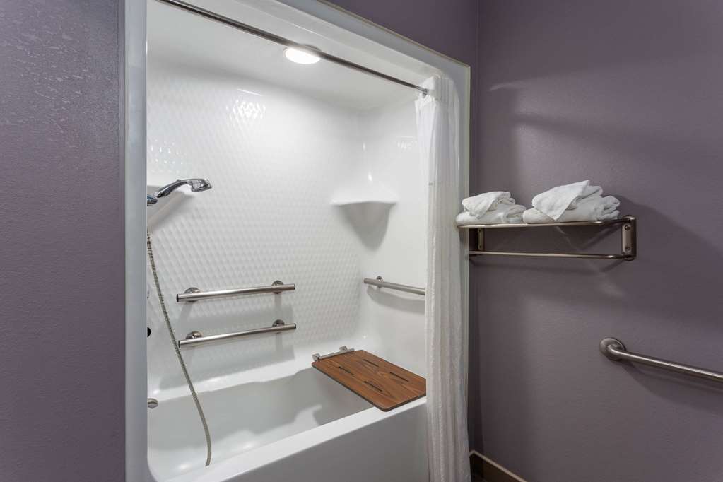 Microtel Inn & Suites by Wyndham Bethel Danbury - photo 11