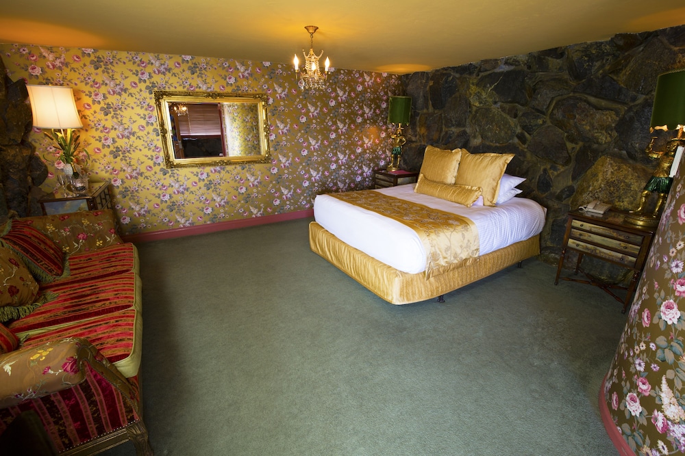 Madonna Inn - photo 48