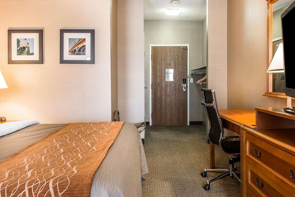 Comfort Inn Chelsea MI - photo 15