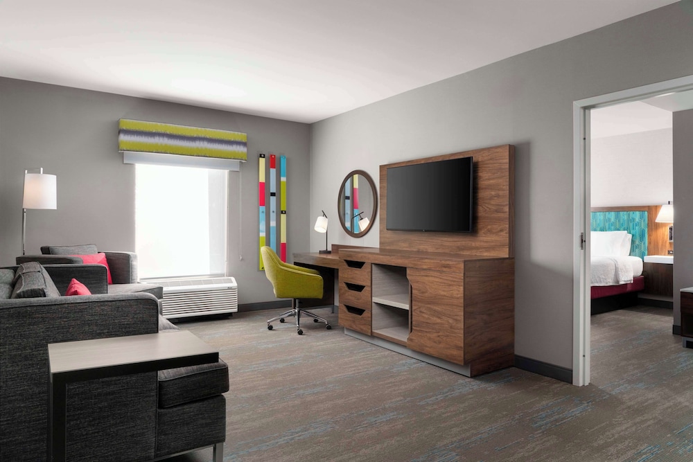 Hampton Inn Chicopee Springfield - photo 9