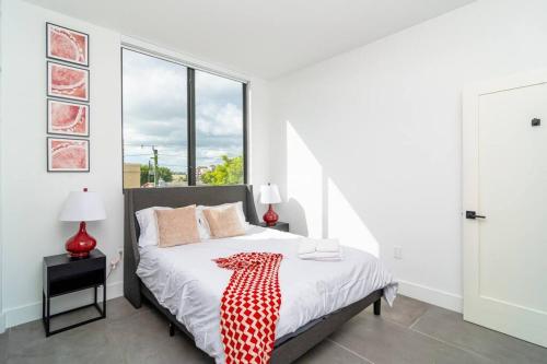 Miami 2BR Getaway with King Beds Near Marlins Park & Calle Ocho — 4-Star Luxury Hotel in Miami, United States