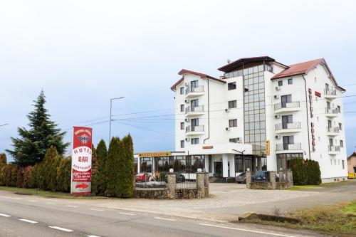 Hotel Coral — hotel in Satu Mare