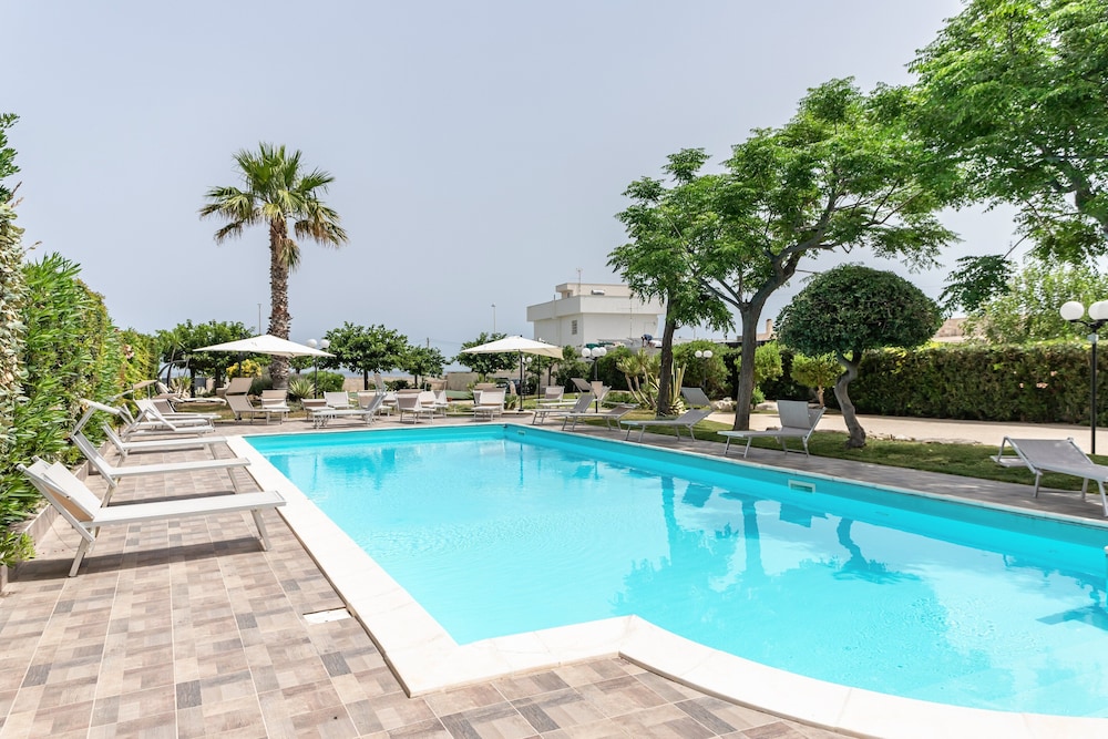 Pietramare Luxury Suites — 4-Star Luxury Hotel in Bari, Italy