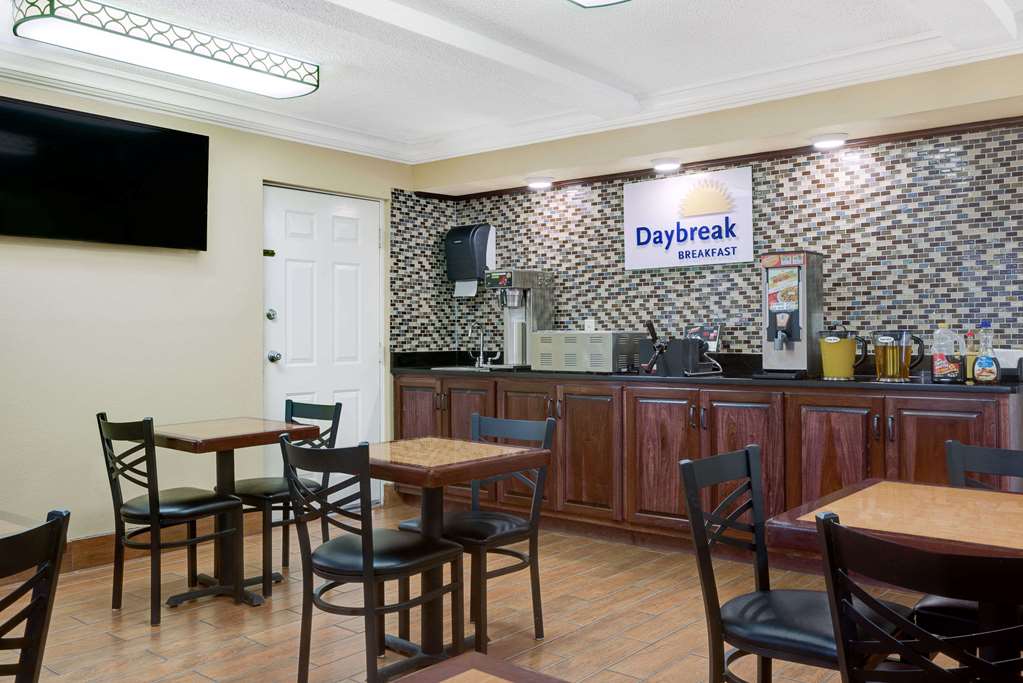 Days Inn by Wyndham Macon I 475 - photo 36