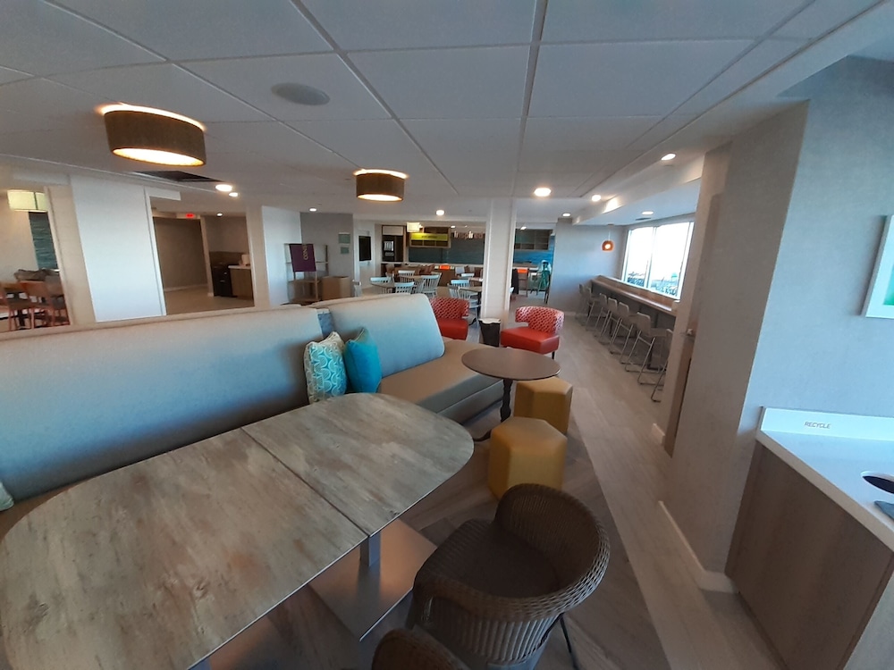 Home2 Suites by Hilton Ormond Beach Oceanfront - photo 32