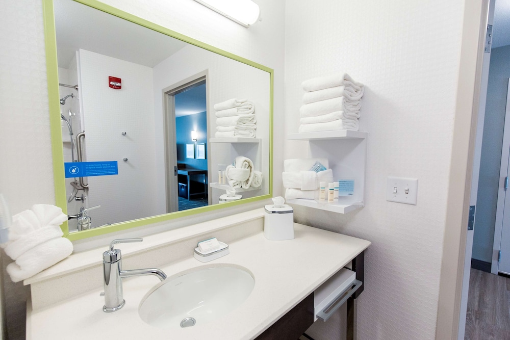 Hampton Inn Bismarck - photo 23