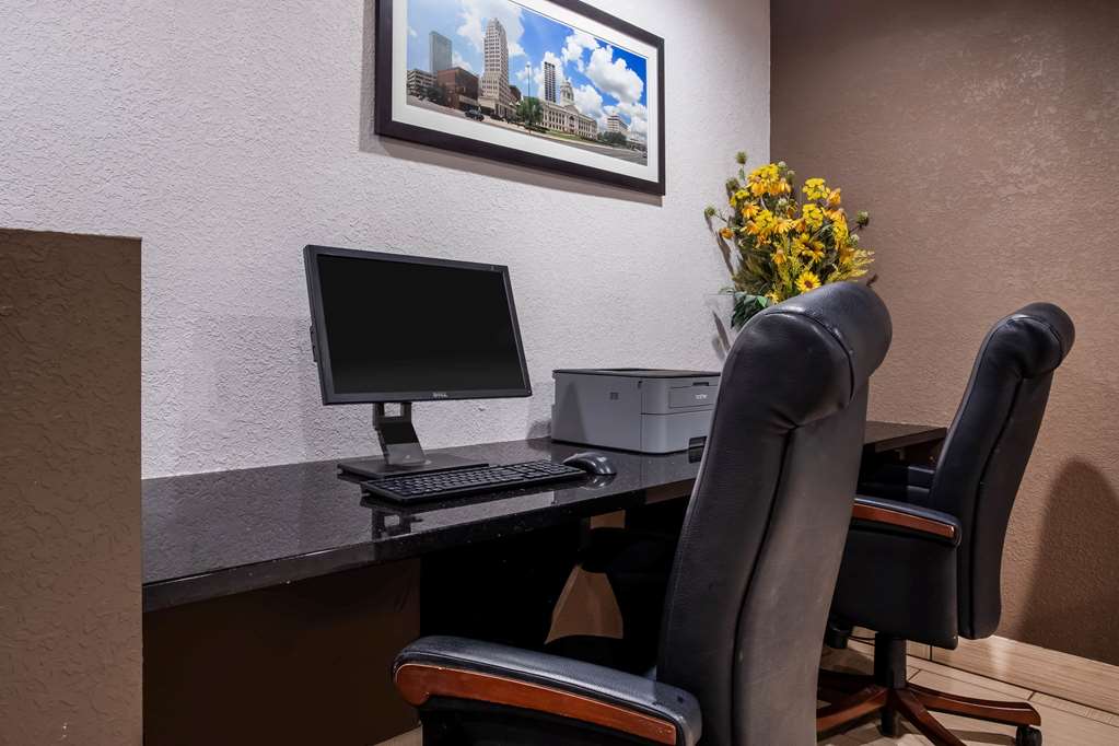Travelodge by Wyndham Fort Wayne North - photo 40