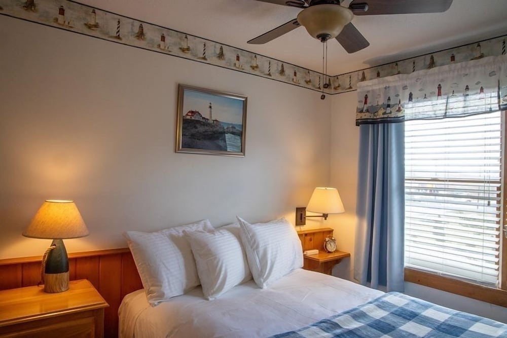 Isleview Motel and Cottages - photo 14