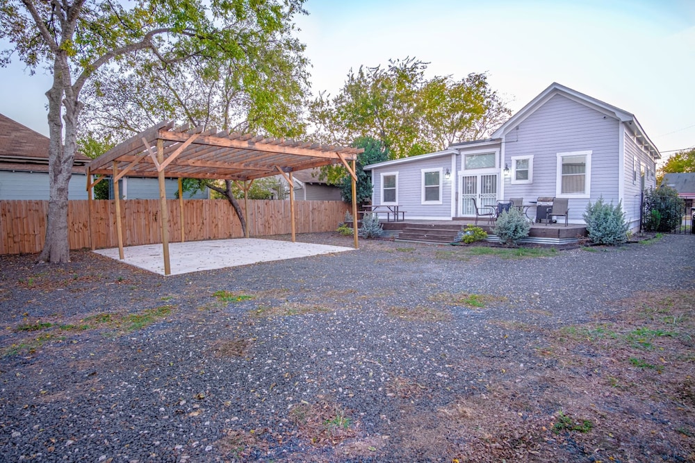 Prosperity Place Remodeled 3br 2ba Near Downtown - photo 33