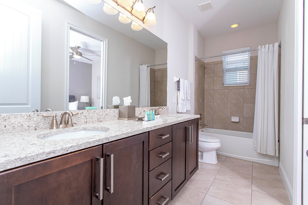 Luxurious 5Bd Single Family w Pool Jacuzzi Encore Resort 7432 - photo 26
