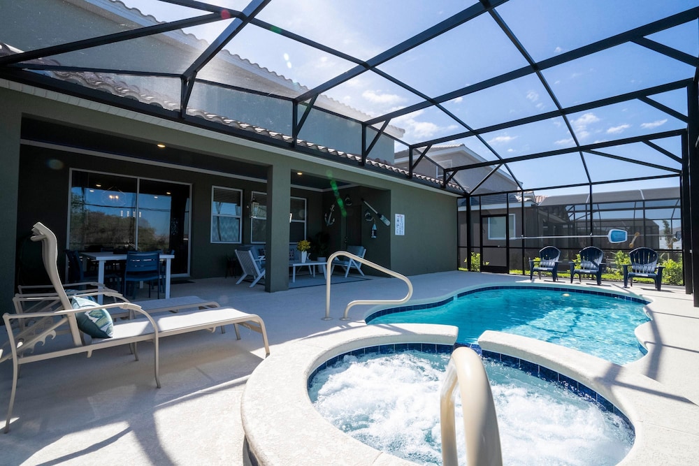 Stunning 5Bd w Pool Close to Disney @ Solterra 7829 — 4-Star Luxury Hotel in Davenport, United States