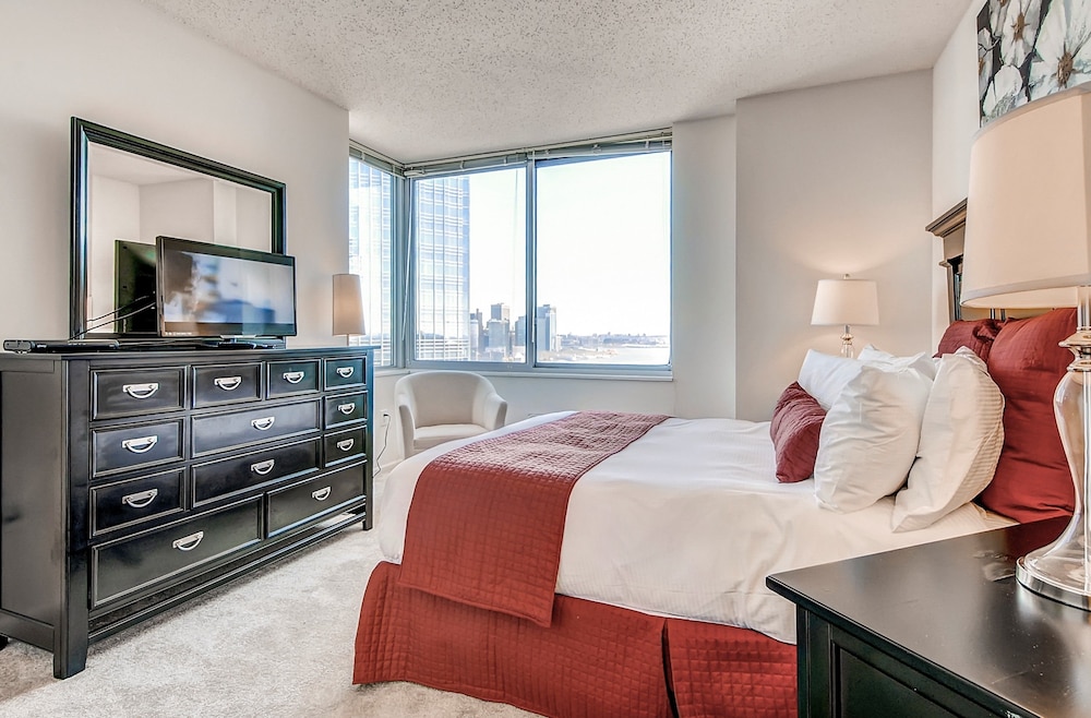 Global Luxury Suites at Exchange - photo 4