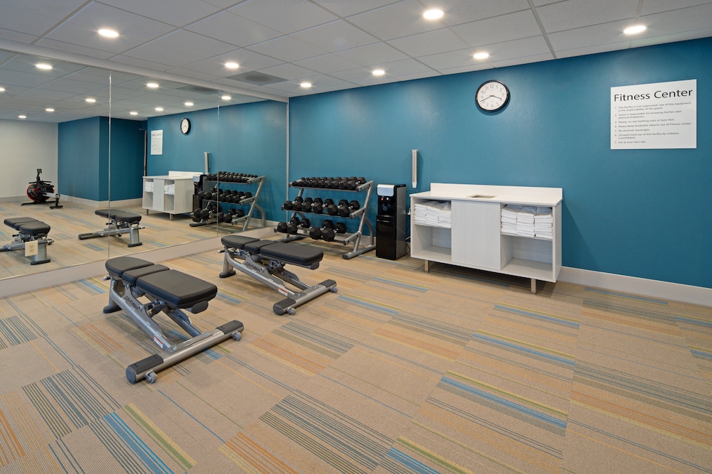 Holiday Inn Express & Suites Seattle Sea Tac Airport - photo 19